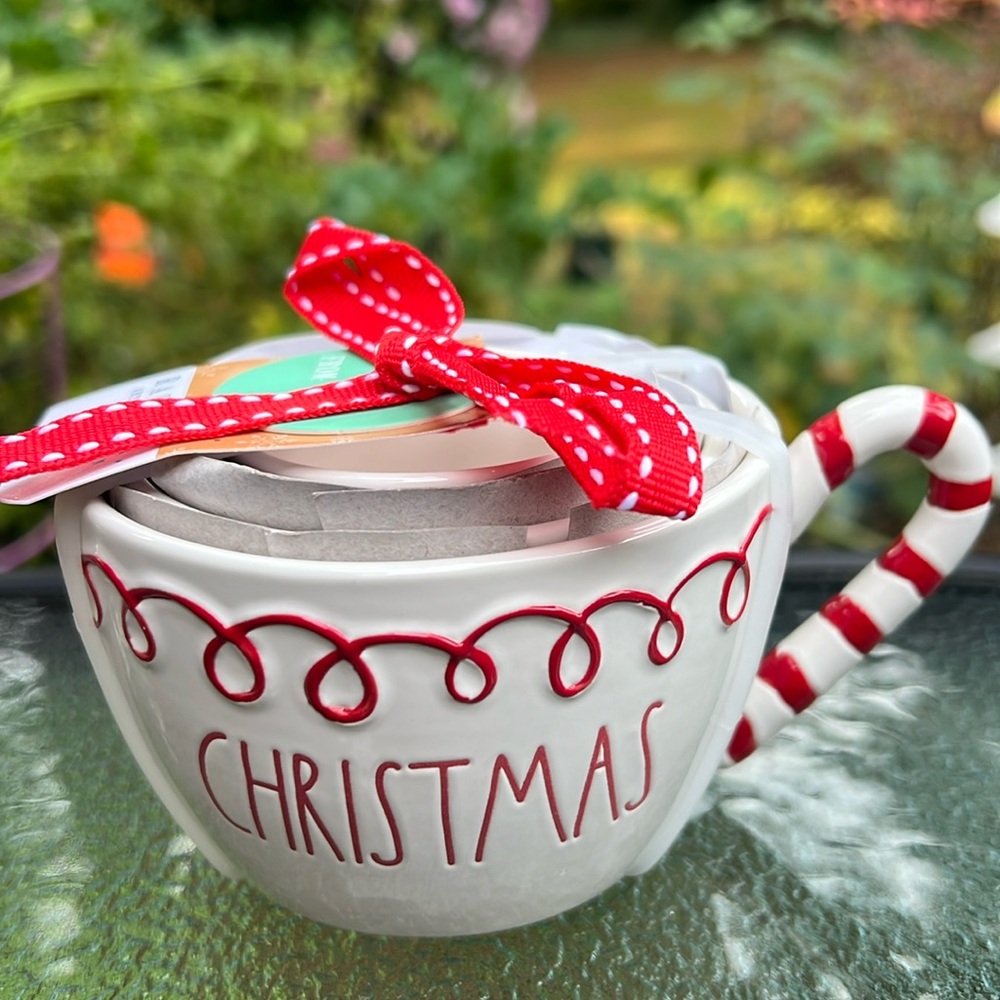 Rae Dunn Merry measuring cups